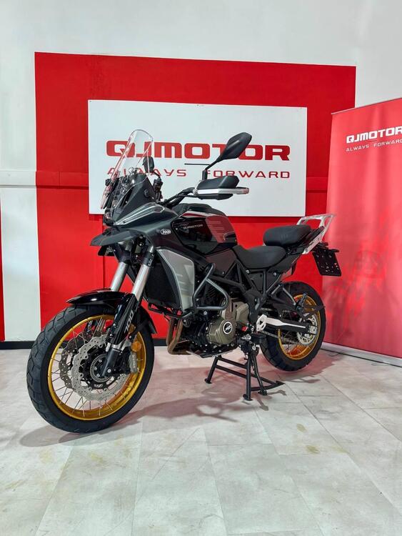 QJ Motor SRT 700 SX (2025)