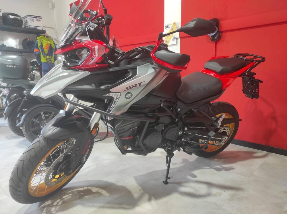 QJ Motor SRT 900 SX (2025) (2)