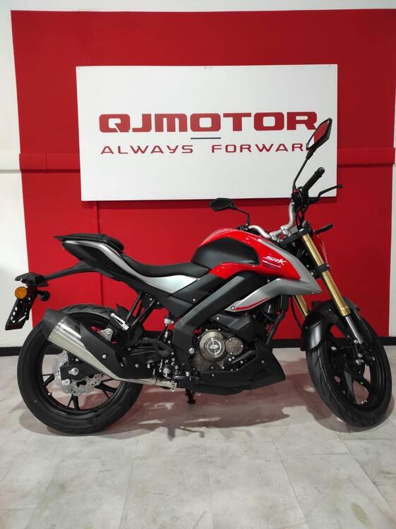 QJ Motor SRK 125 S (2025) (3)