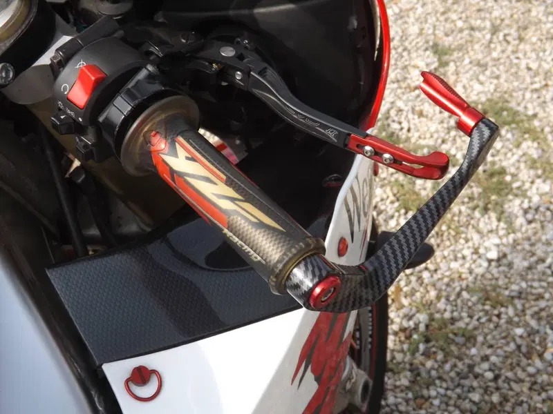 Yamaha R1 sella rossa 4XV1-70 anno 1998 replica Haga con dettagli personalizzati ma disponibili anche pezzi originali  (17)