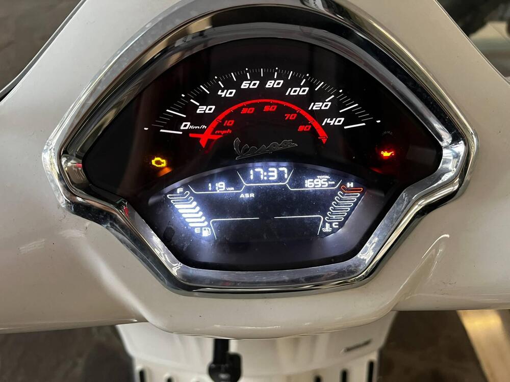 Vespa GTS 125 Super (2025) (4)