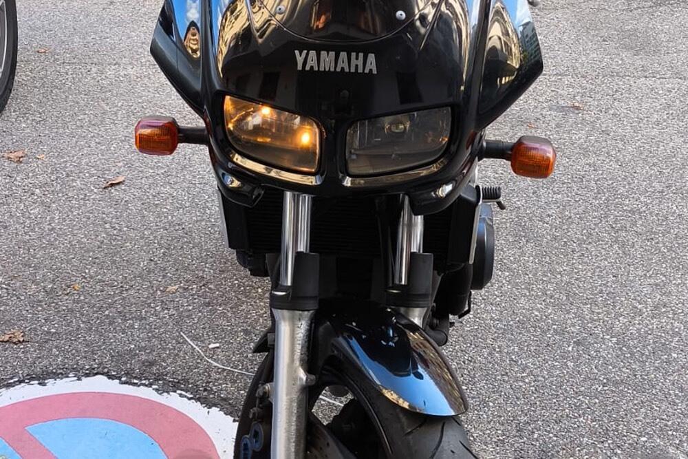 Yamaha FZS 600 Fazer (1998 - 01) (2)