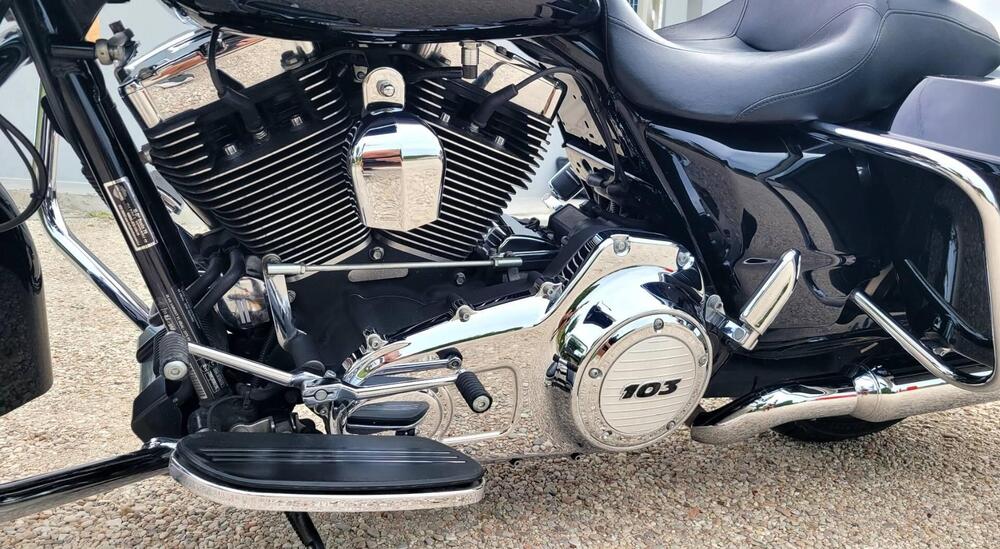 Harley-Davidson 1690 Street Glide (2011 - 13) - FLHX (5)