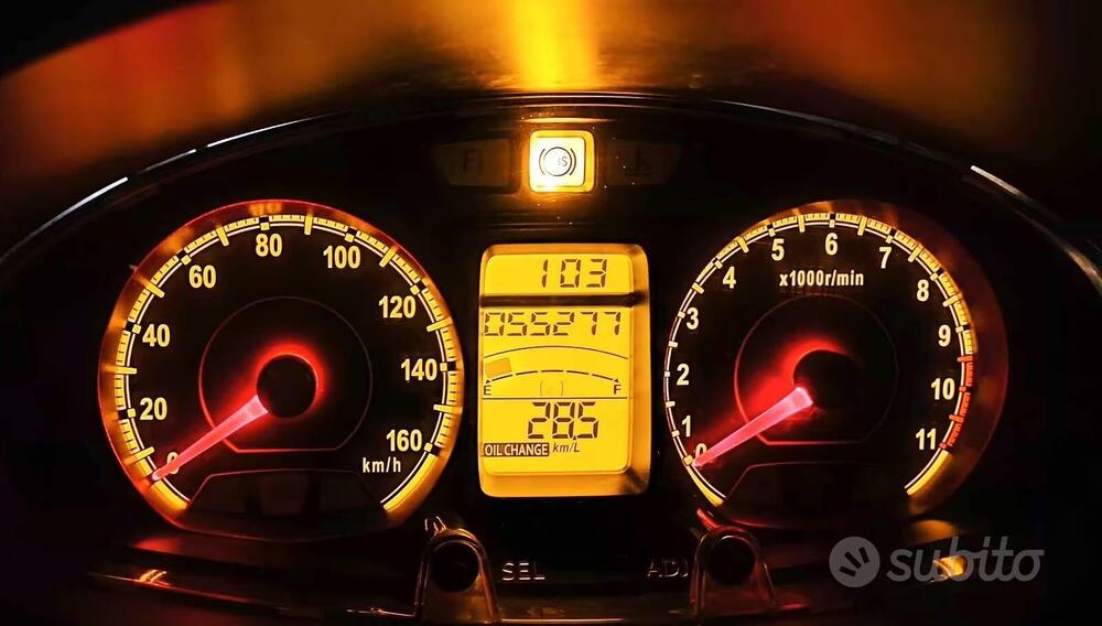 Suzuki Burgman UH 200 ABS (2014 - 16) (4)