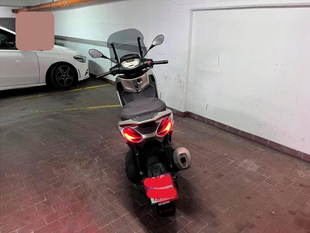 Piaggio Beverly 300 ABS-ASR (2021 - 25) (3)