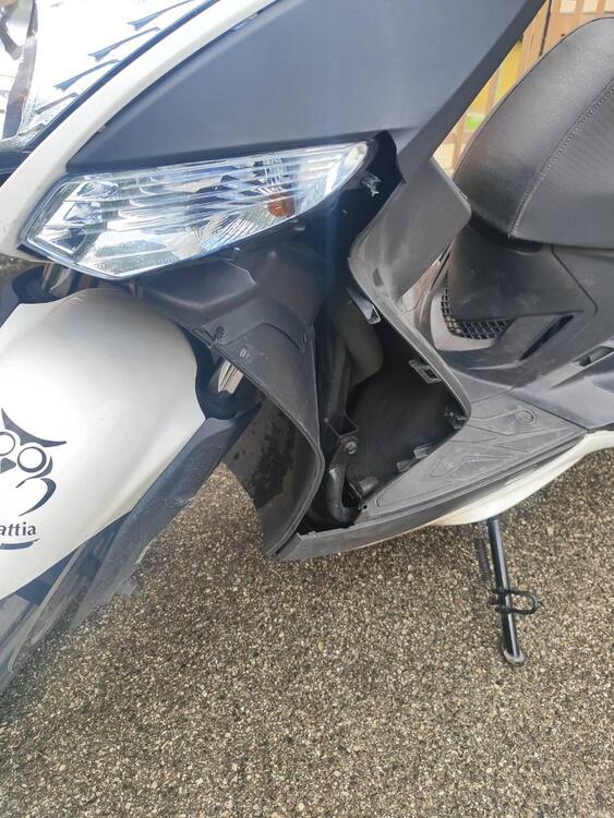 Kymco Agility 200i R16 + (2014 - 17) (3)