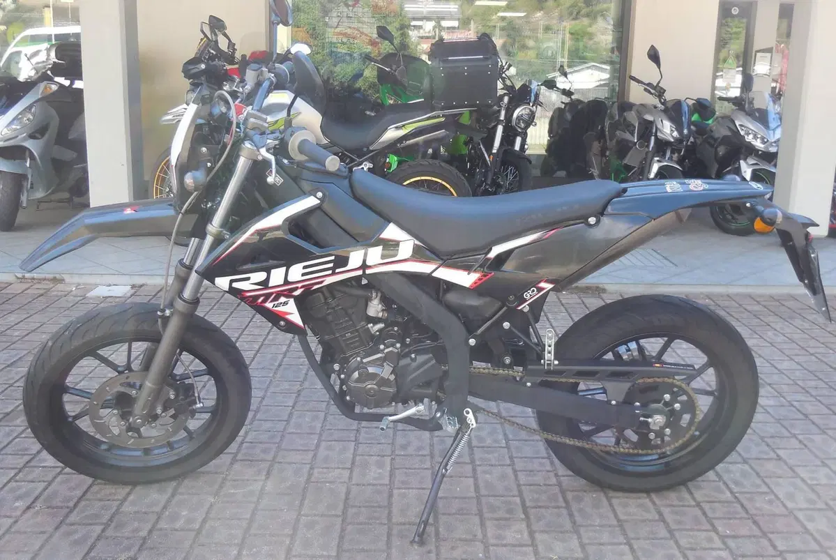 Rieju MRT 125 LC (2023 - 25) (3)