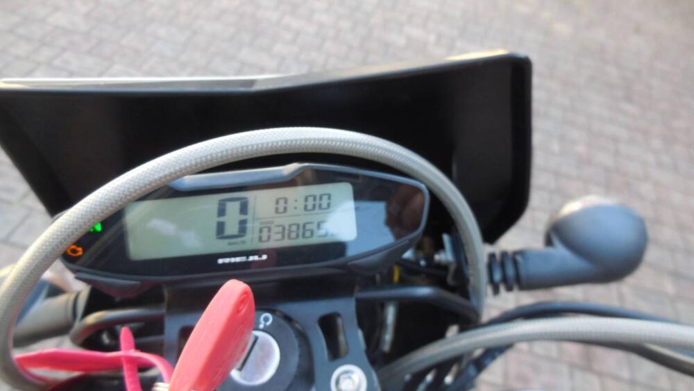 Rieju MRT 125 LC (2023 - 25) (4)