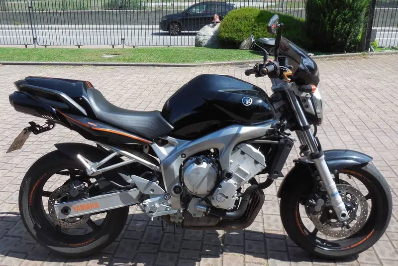 Yamaha FZ6 (2004 - 07)