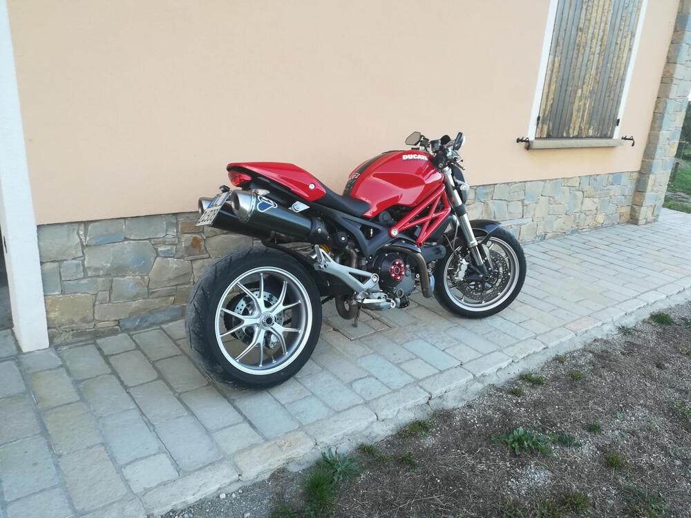 Ducati Monster 1100 (2009 -10) (2)