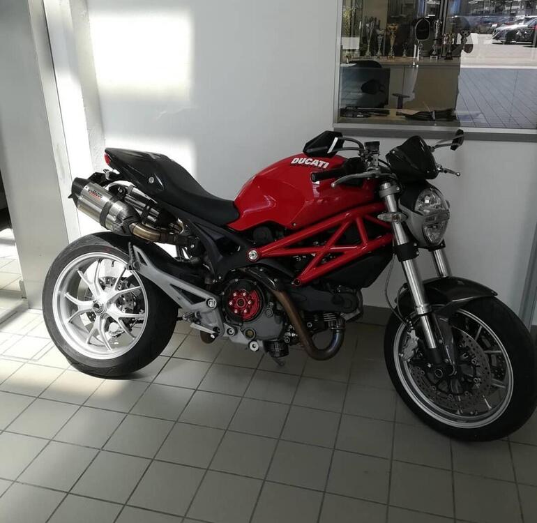 Ducati Monster 1100 (2009 -10) (4)