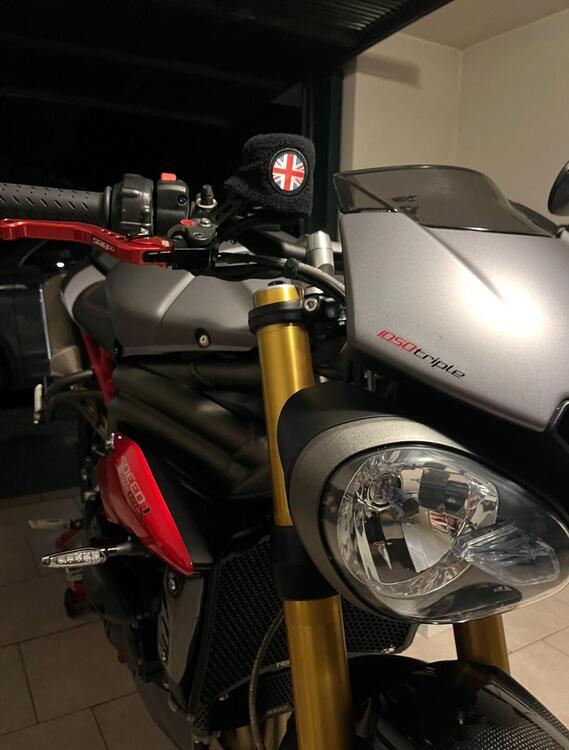 Triumph Speed Triple 1050 R ABS (2016 - 17) (5)