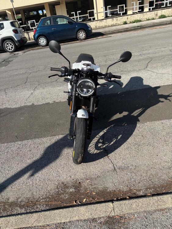 Husqvarna Vitpilen 401 (2018 - 19) (2)