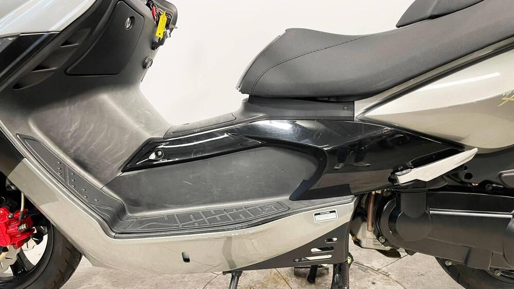 Kymco Xciting 300i R (2007 - 14) (4)