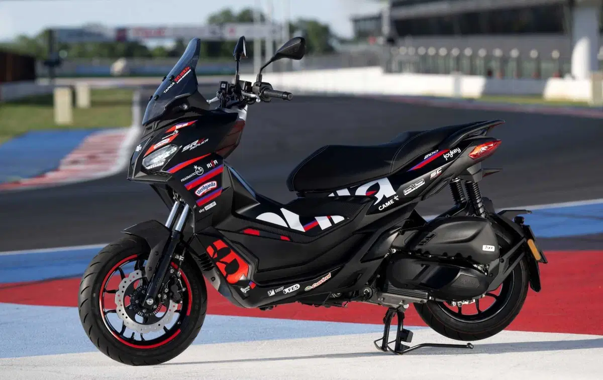 Aprilia SR GT Replica 2025 (2)