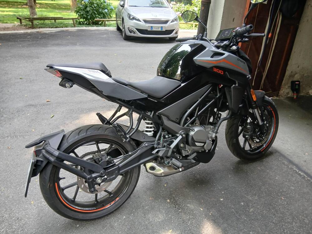 CFMOTO 300NK (2021 - 25)