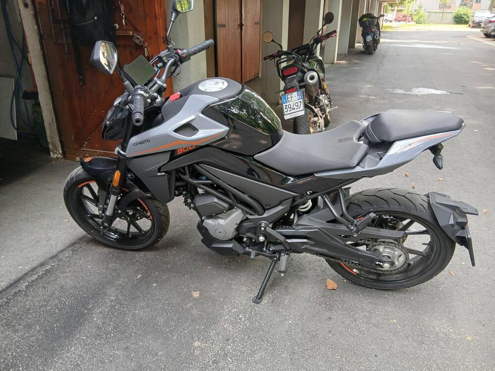 CFMOTO 300NK (2021 - 25) (4)