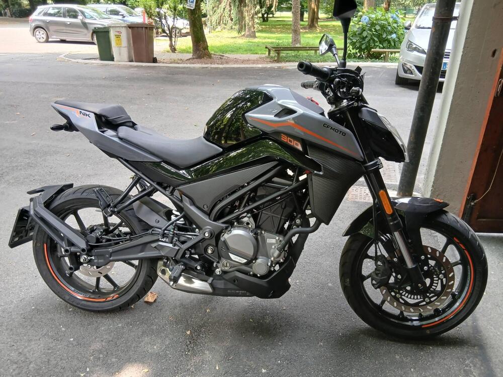 CFMOTO 300NK (2021 - 25) (5)