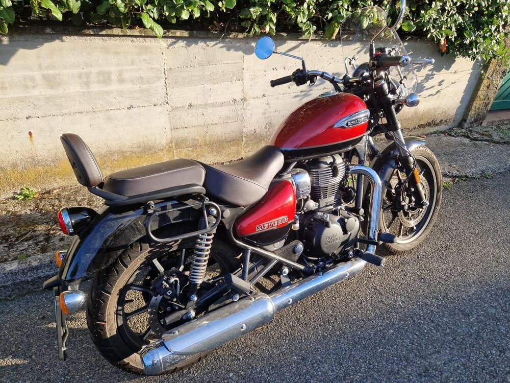 Royal Enfield Meteor 350 Supernova (2021 - 25) (2)
