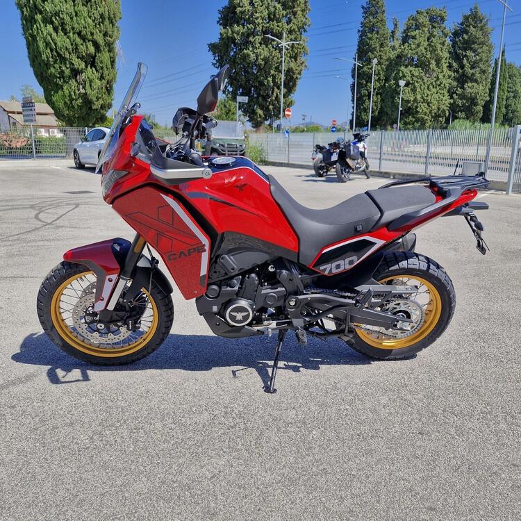 Moto Morini X-Cape 700 Gold Edition (2025) (5)