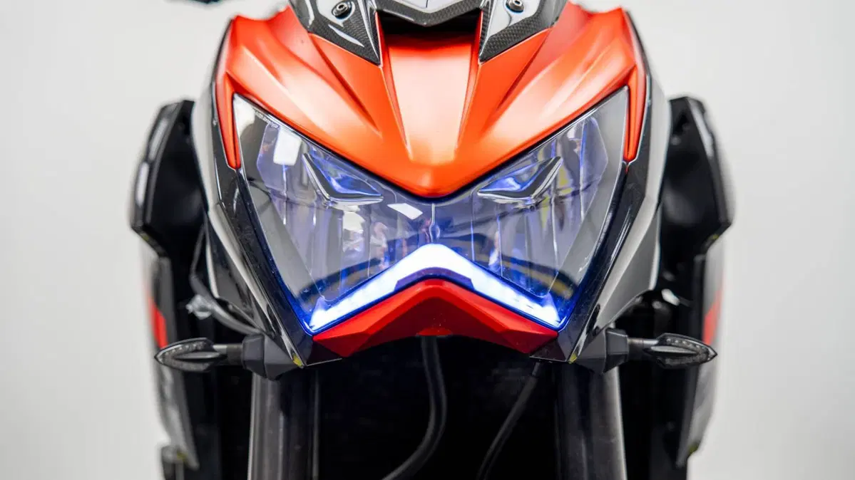Kawasaki Z 800 e ABS (2012 - 16) (16)