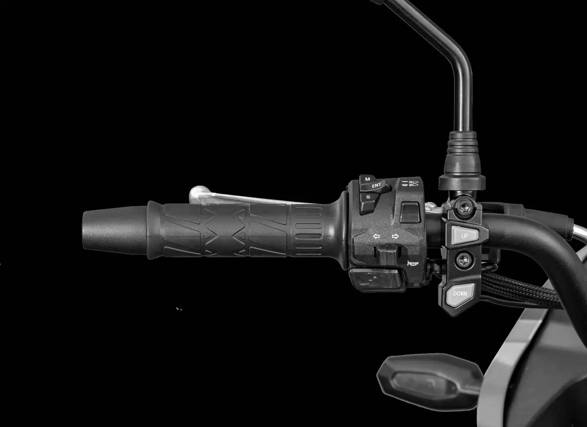 Cyclone RX650 (2025 - 26) (4)