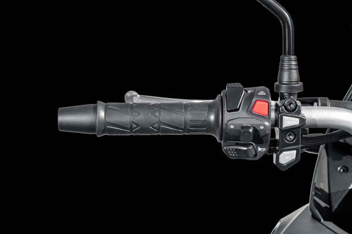 Cyclone RX600 (2025 - 26) (5)