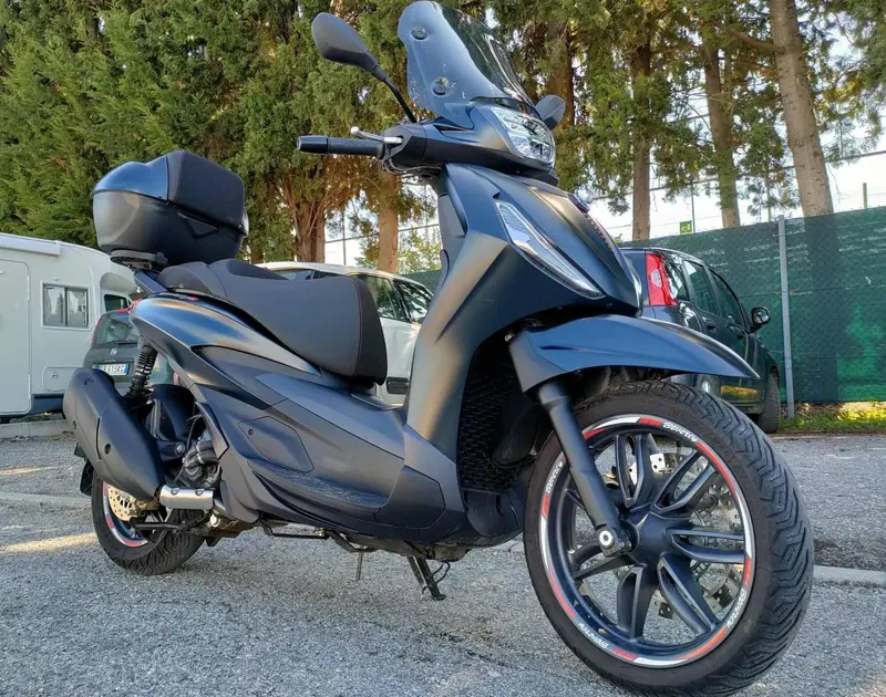 Piaggio Beverly 300 Hpe (2021)