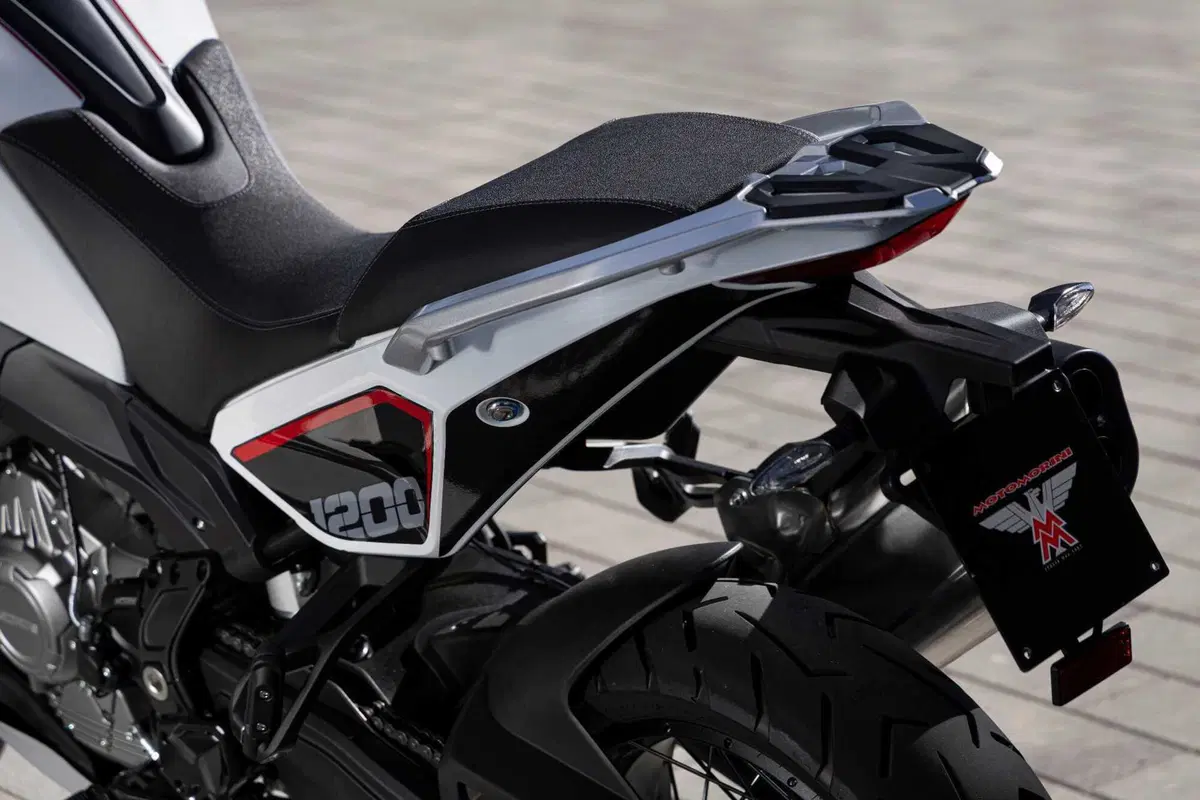 Moto Morini X-Cape 1200: dettagli (2)