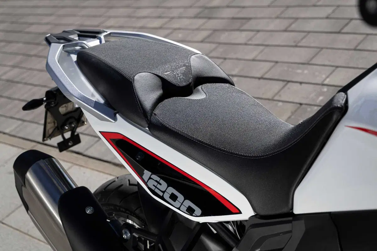 Moto Morini X-Cape 1200: dettagli (18)