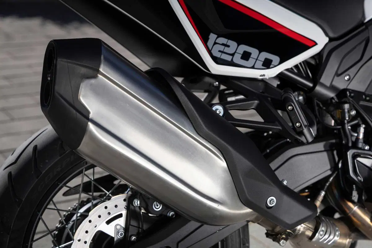 Moto Morini X-Cape 1200: dettagli (8)