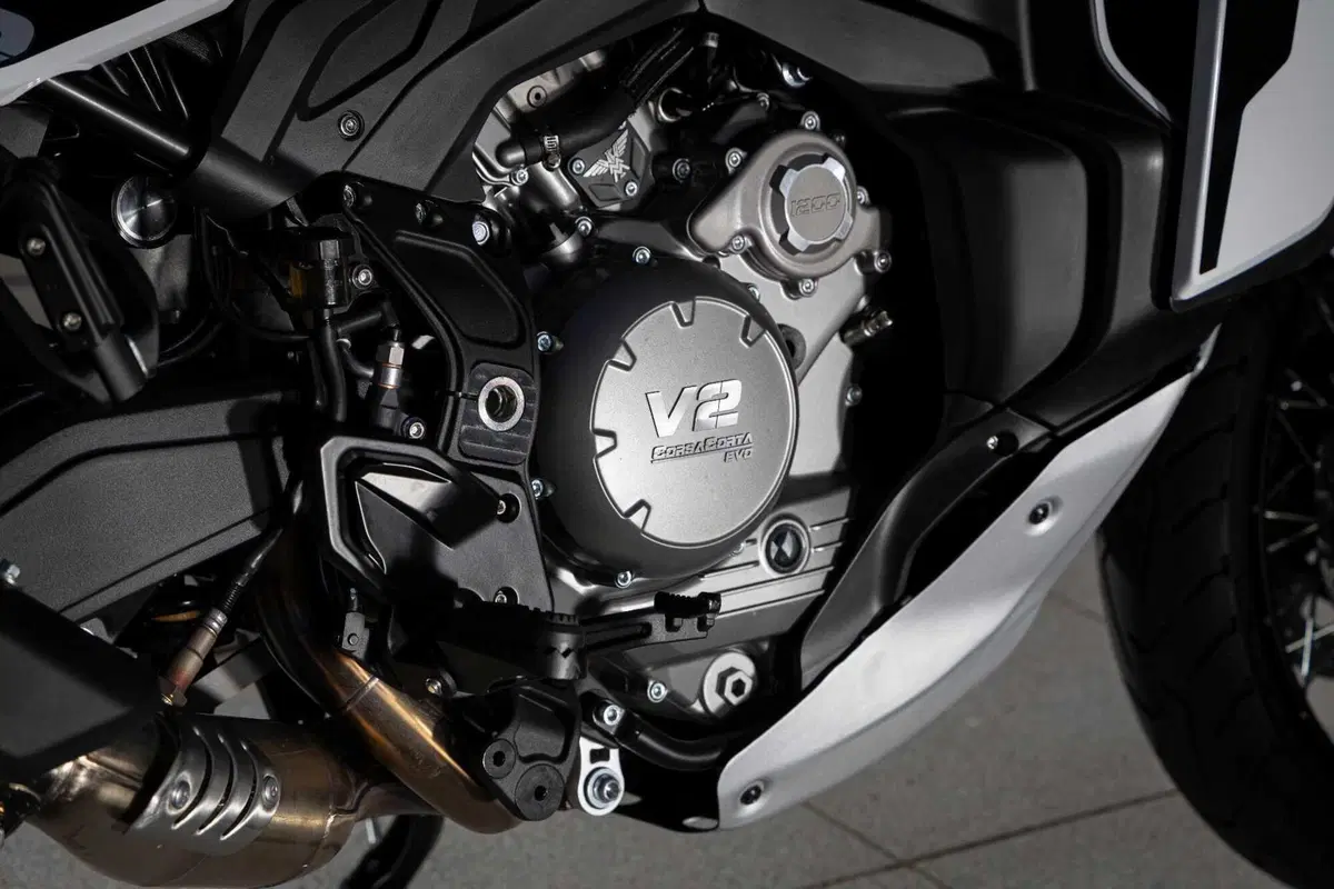 Moto Morini X-Cape 1200: dettagli (20)