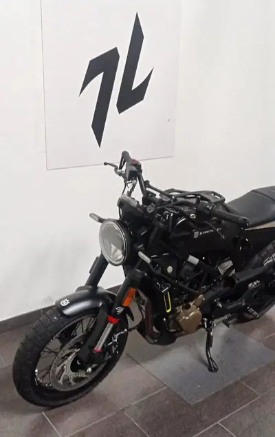 Husqvarna Svartpilen 125 (2021 - 23) usata