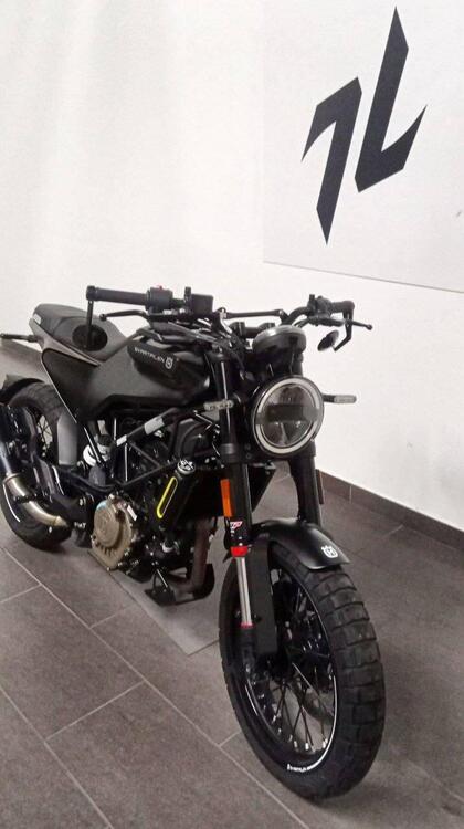 Husqvarna Svartpilen 125 (2021 - 23) (2)