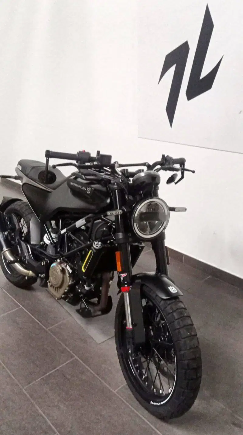 Husqvarna Svartpilen 125 (2021 - 23) (2)