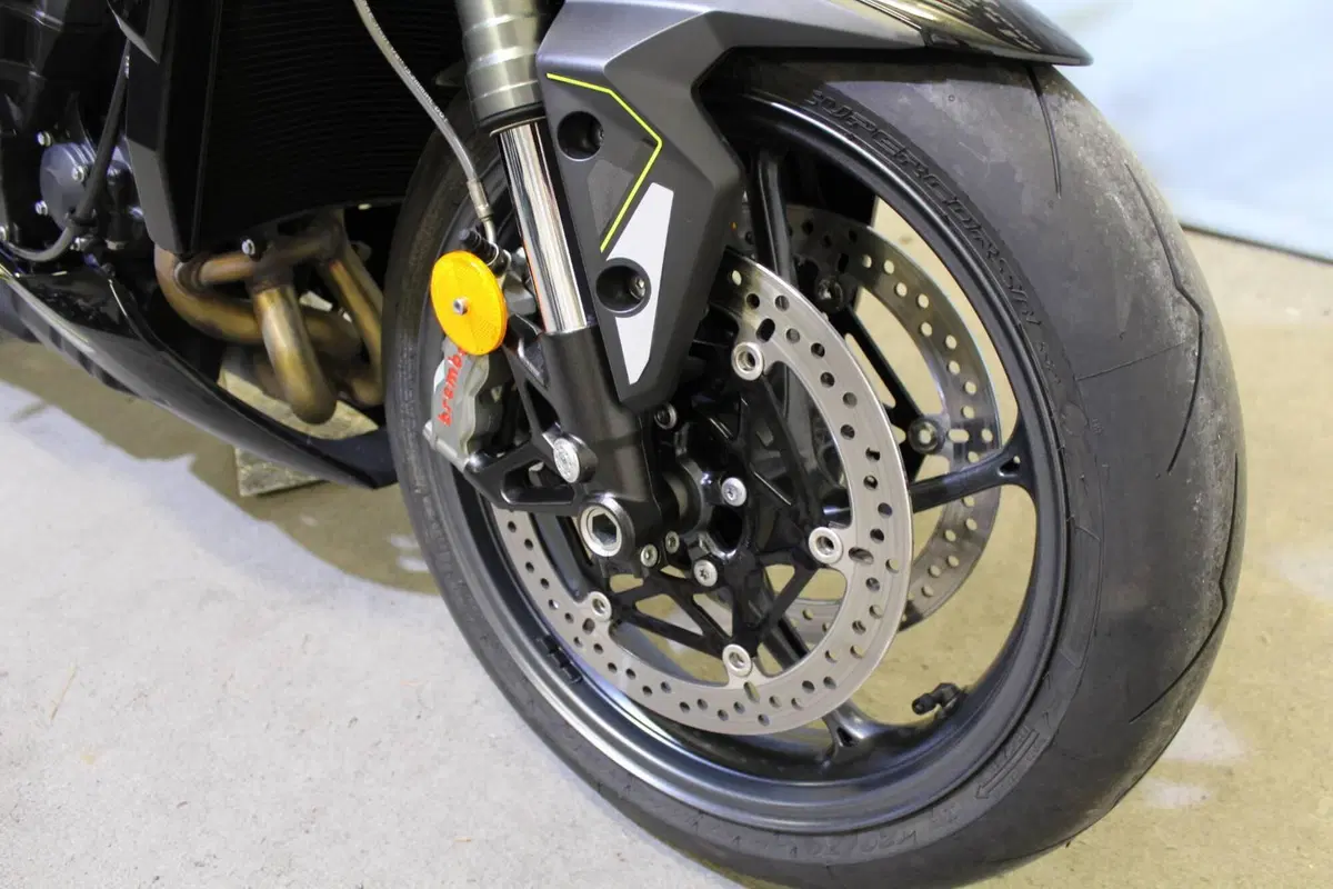 Triumph Street Triple 765 RS (2023 - 26) (7)