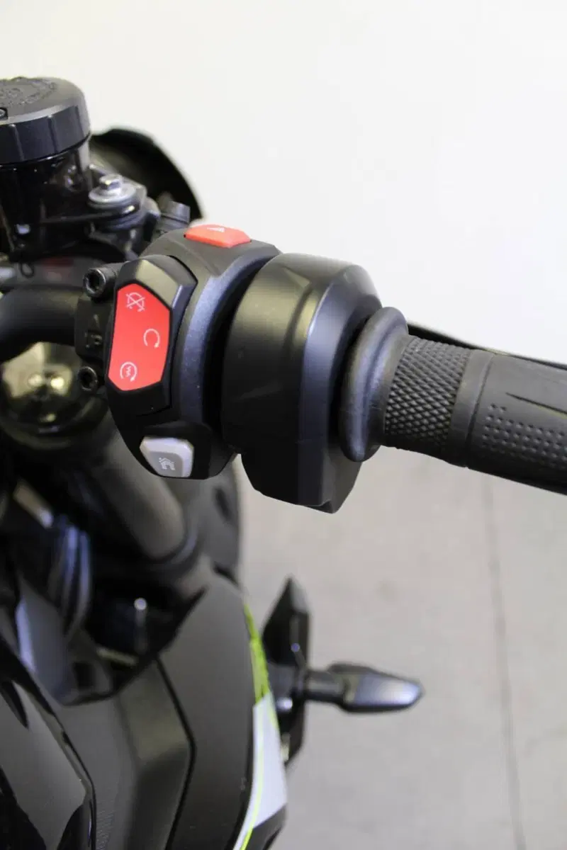 Triumph Street Triple 765 RS (2023 - 26) (11)