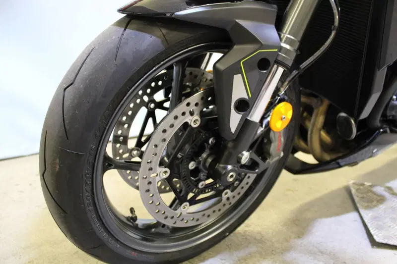 Triumph Street Triple 765 RS (2023 - 26) (14)