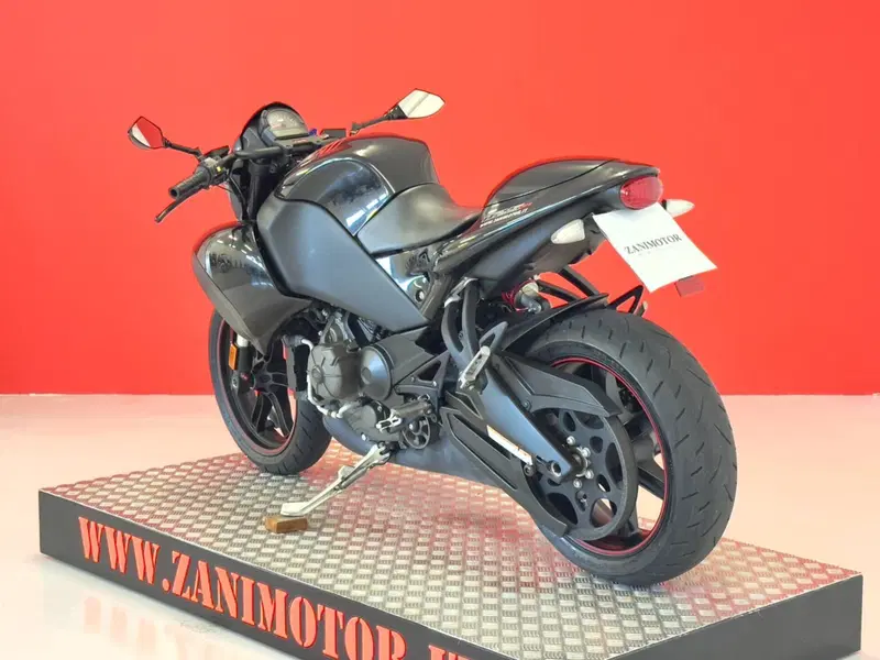 Buell 1125 CR (6)