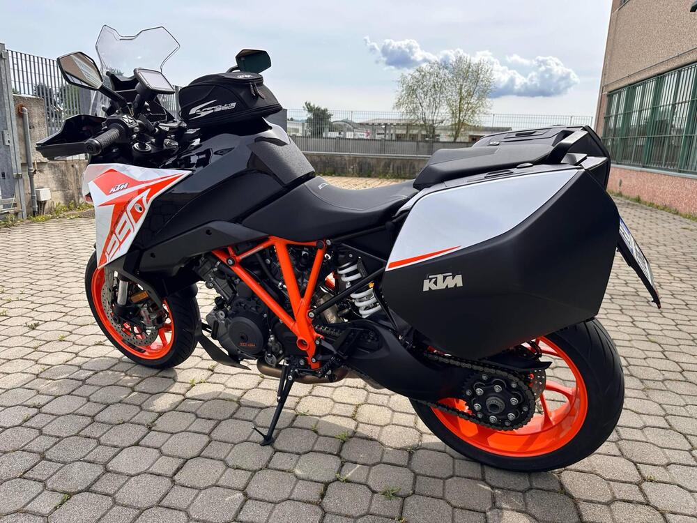 KTM 1290 Super Duke GT (2019 - 20) (4)