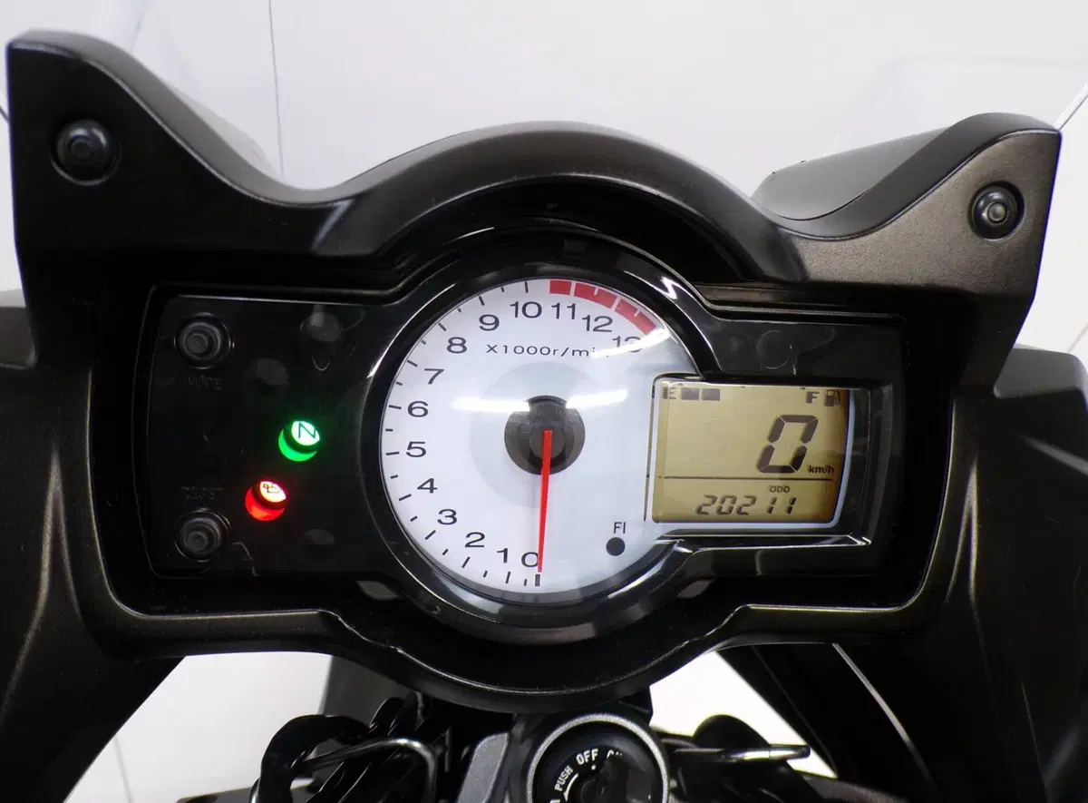 Kawasaki Versys 650 (2010 - 13) (13)