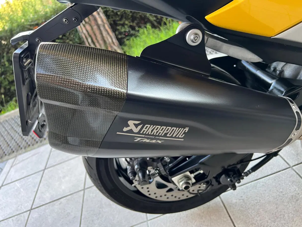 Yamaha T-Max 560 (2022 - 24) (6)