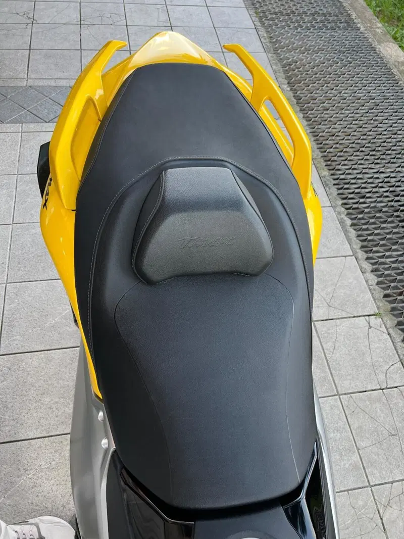 Yamaha T-Max 560 (2022 - 24) (9)