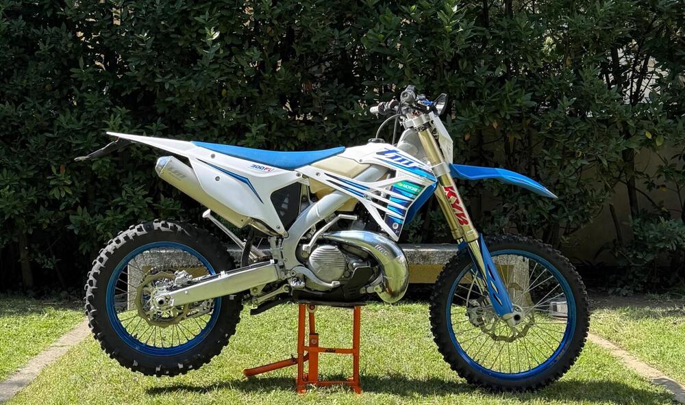 Tm Moto EN 300 Fi ES 2T (2022) (2)