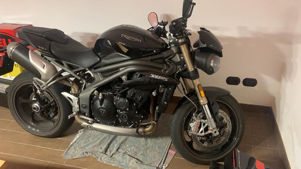 Triumph Speed Triple 1050 S (2018 - 20) (2)