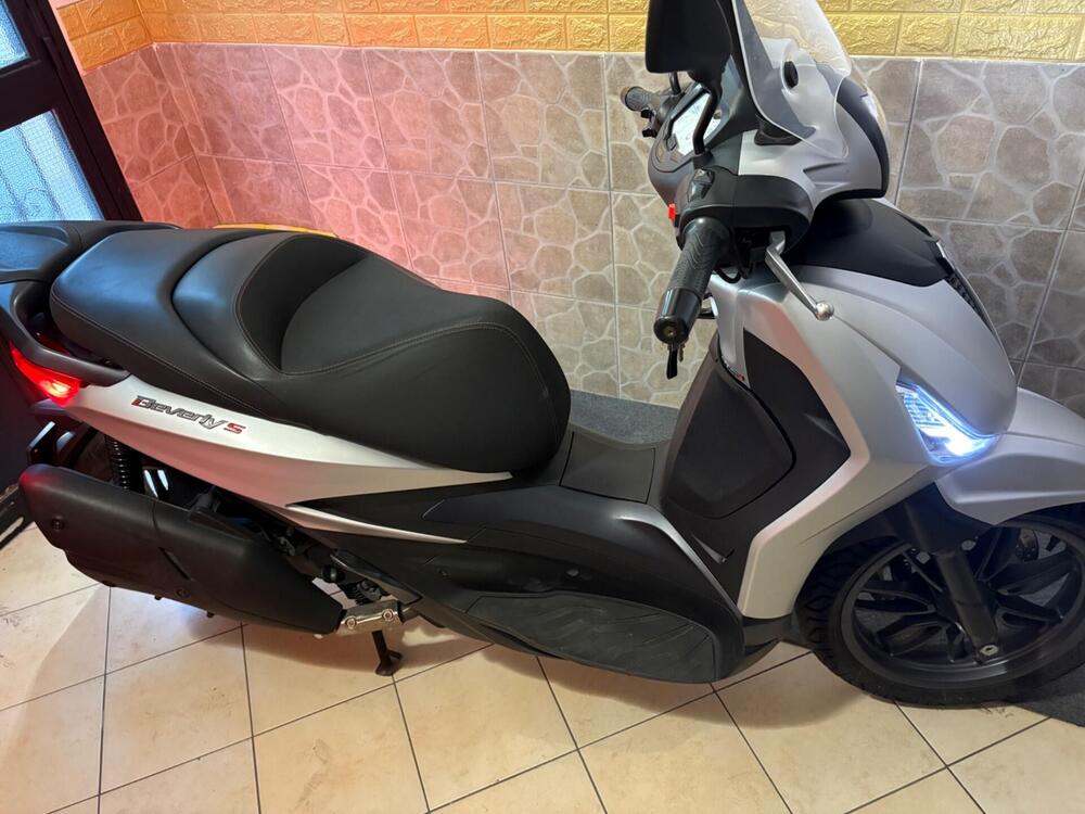 Piaggio Beverly 400 S ABS-ASR (2021 - 24) (2)