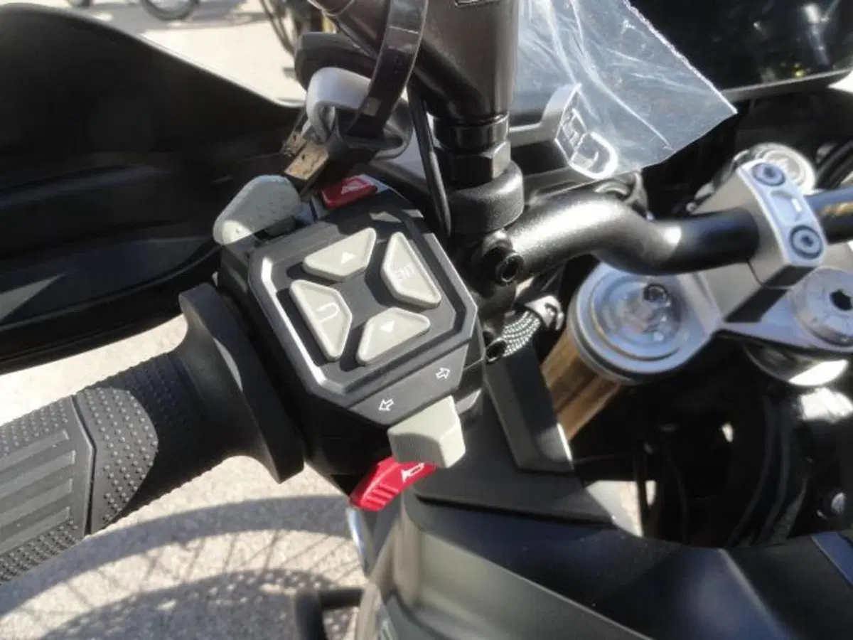 Voge Valico 900DSX (2024 - 26) (15)