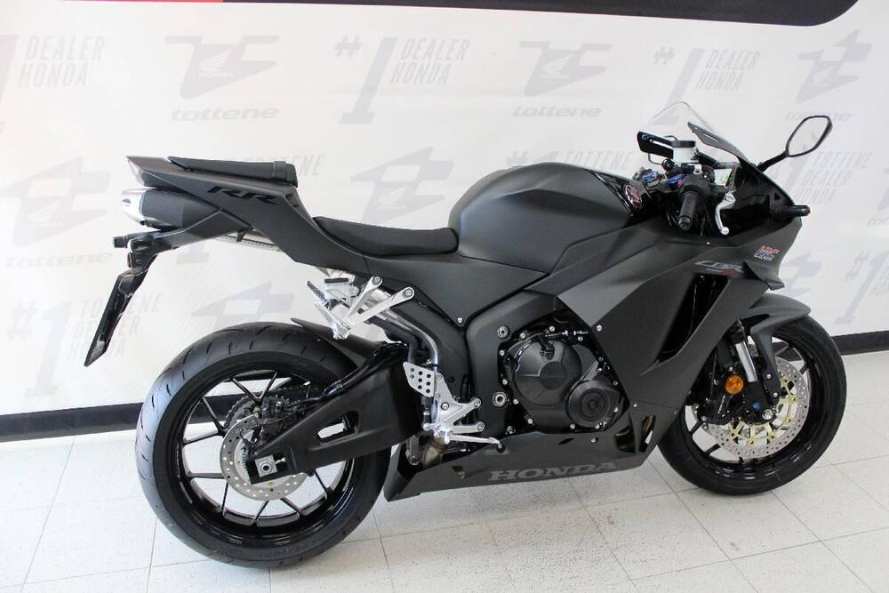 Honda CBR 600 RR (2024 - 25) (2)