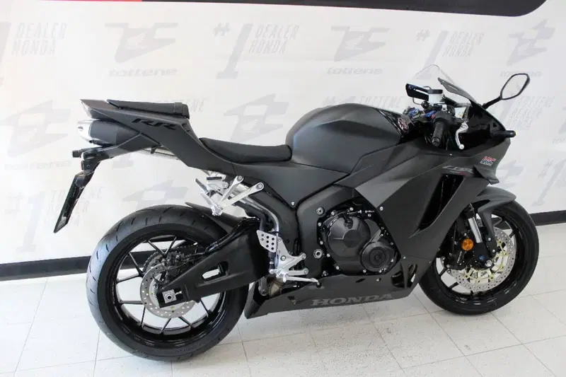 Honda CBR 600 RR (2024 - 26) (2)