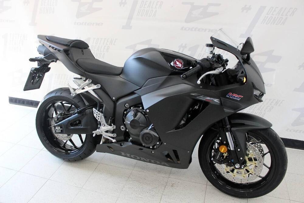 Honda CBR 600 RR (2024 - 25) (3)